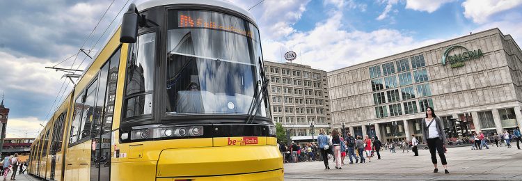 bvg Tram Eine Tram der Berliner Verkehrsbetriebe: Kundenreferenz der EASY SOFTWARE